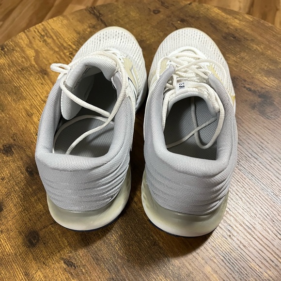 New Balance 520 V7 Running Shoes – White/Beige – Women’s Size 9 - Picture 3 of 9